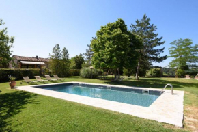 2 bedrooms house with shared pool and enclosed garden at Trequanda